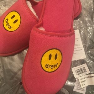 Drew house magenta mascot slippers